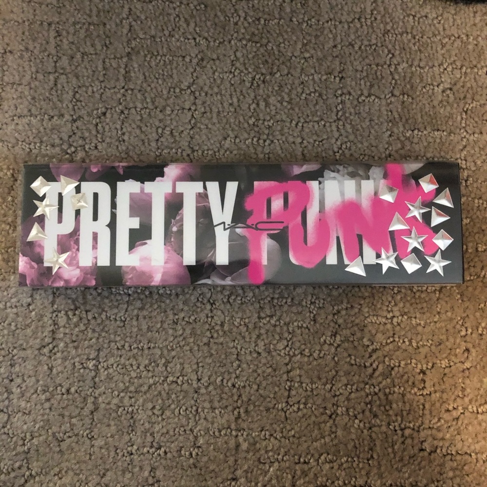 Brand NWT MAC Pretty Punk Eyeshadow Palette